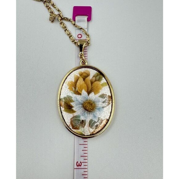 Vintage  1978 ‎ Sarah Coventry Spring Bouquet Gold Tone Flower Pendant Necklace - Picture 6 of 11